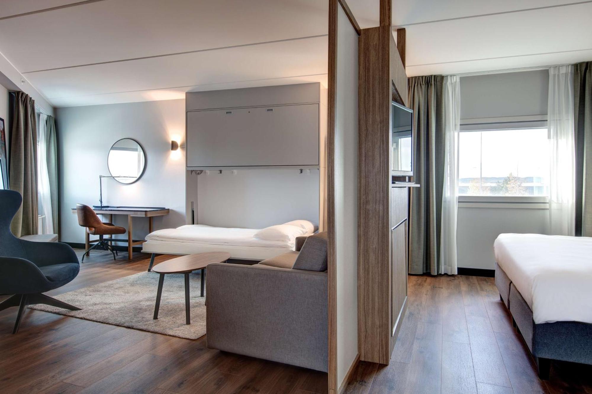 Family Room (2 Adults + 2 Children)